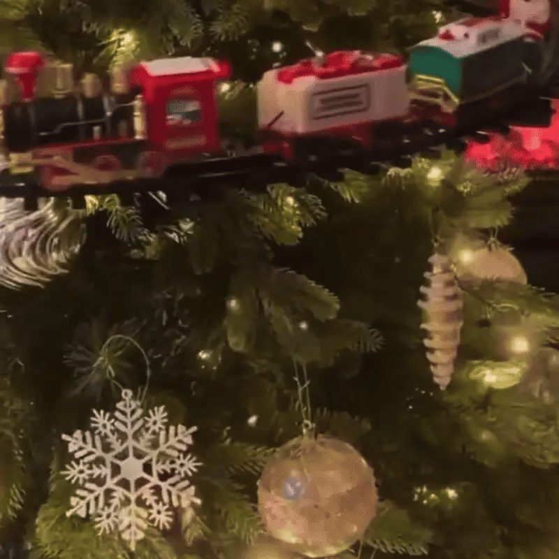 Weihnachtszug mit Licht & Musik für Kinder