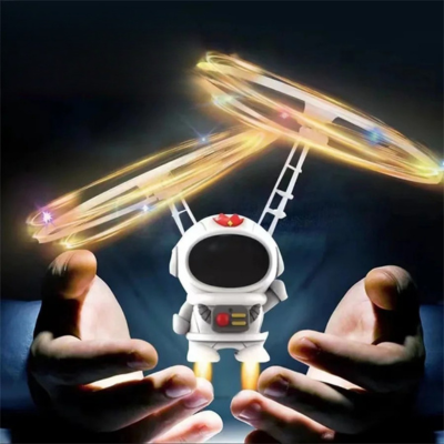 Astronaut Fliegen Spielzeug – Schwebe-Spielzeug für Kinder mit LED & Spaß