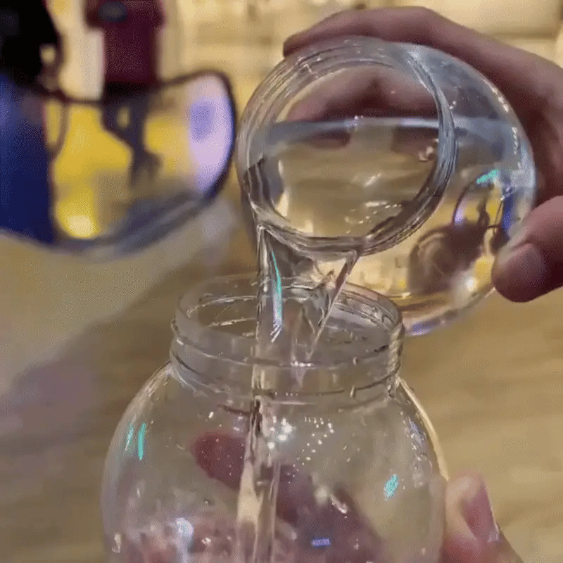 Leuchtende Wasserpistole für Kinder – Spaß drinnen & draußen