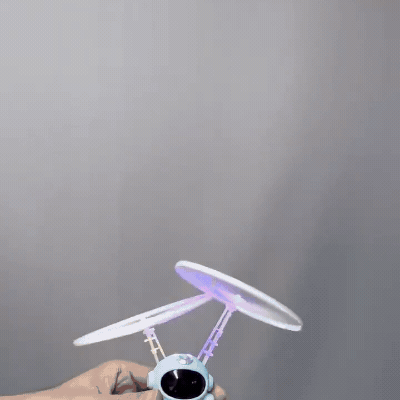 Astronaut Fliegen Spielzeug – Schwebe-Spielzeug für Kinder mit LED & Spaß