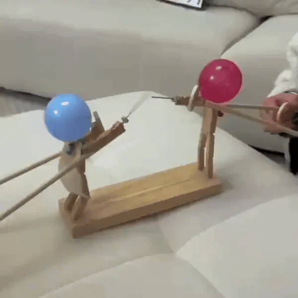 Schnelles Spiel mit Holzfiguren & Ballonköpfen für Kinder