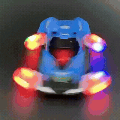Interaktives 360° Spielzeugauto mit Licht & Musik