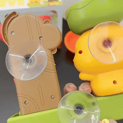 Karikatur Badeente mit Wasserrad – Spielspaß beim Baden für Kinder