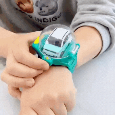 Mini-Auto am Handgelenk – Steuer-Spaß & Technik in Einem!