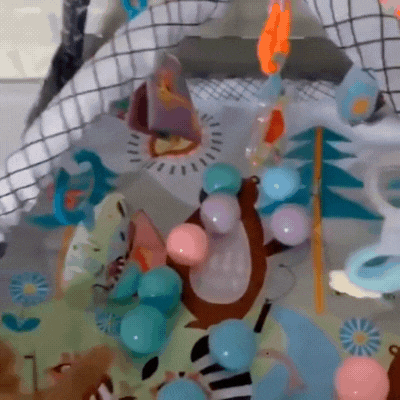 Multifunktionale Baby Spiel- & Krabbelmatte mit Fitnessrahmen