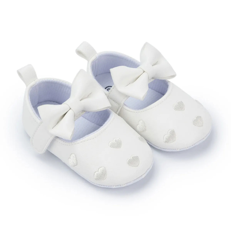 Erstlingsschuhe Mädchen – Herzchen & Schleifen Design Weiß