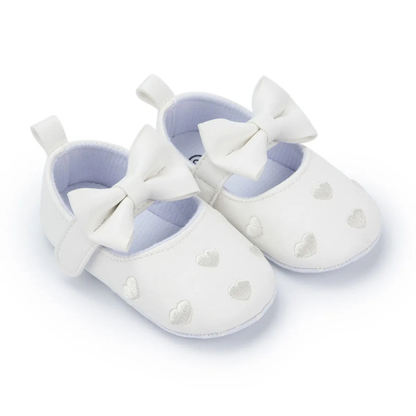Erstlingsschuhe Mädchen – Herzchen & Schleifen Design Weiß