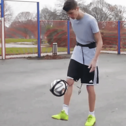 Fußball Solo Kick Trainer – Ballkontrolle & Technik verbessern