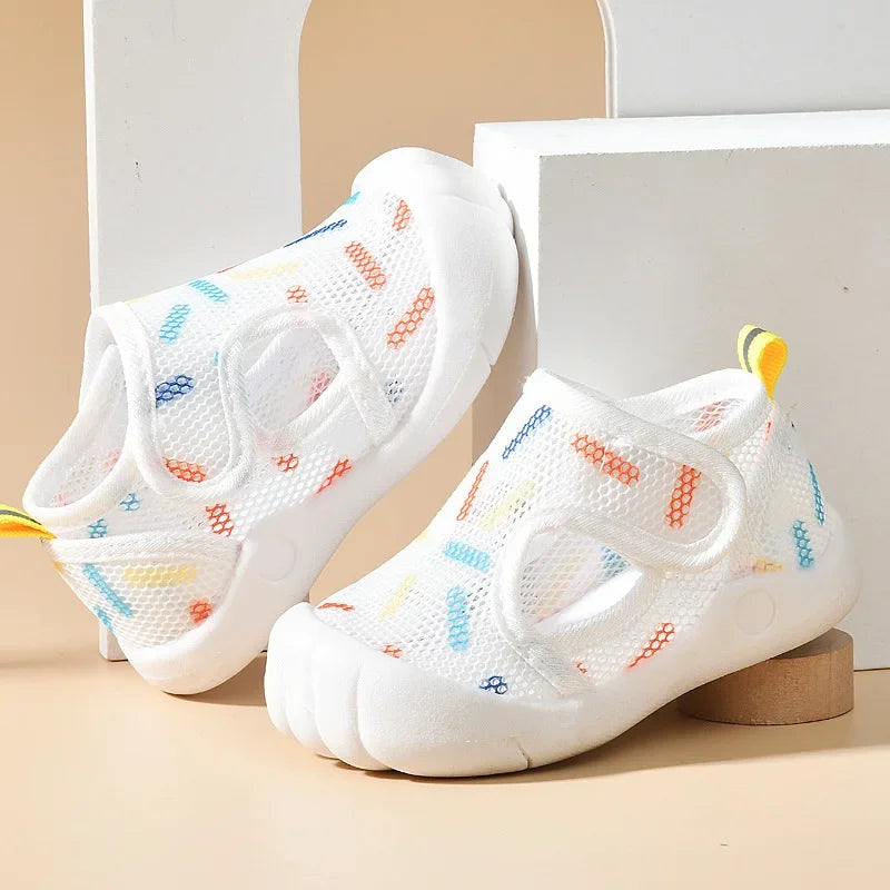 Leichte Anti-Rutsch Baby Sandalen – Komfort für kleine Füße Weiß