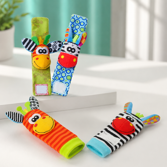 Baby Socken mit Rasselspielzeug