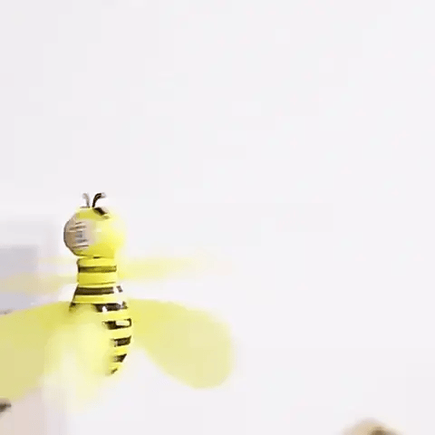Fliegende Biene mit Gestensteuerung – Magischer Spielspaß mit Licht