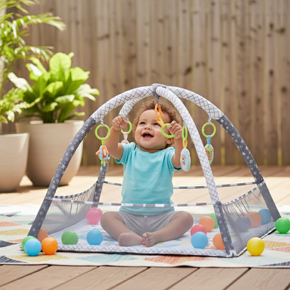 Multifunktionale Baby Spiel- & Krabbelmatte mit Fitnessrahmen