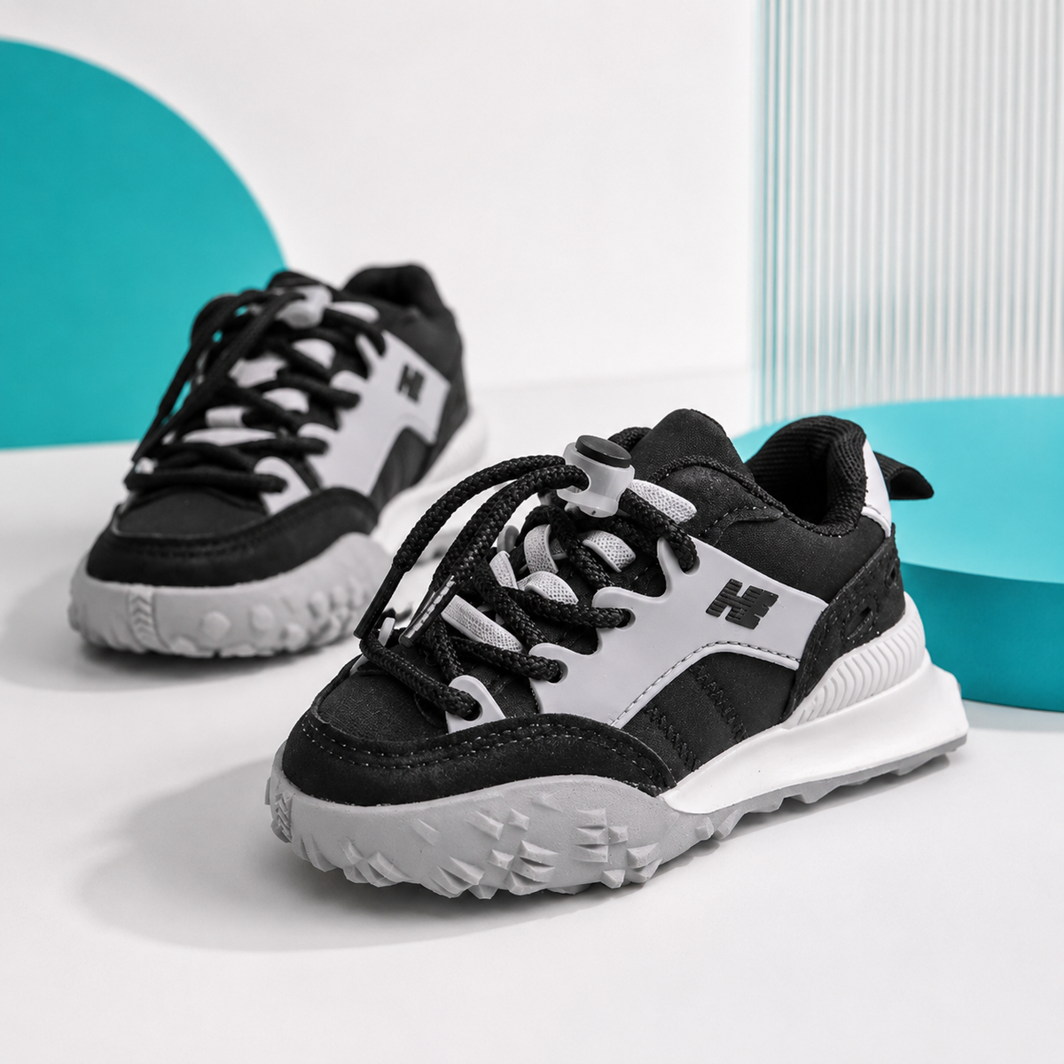 Kinder Turnschuhe– Bequem, Atmungsaktiv & Rutschfest Schwarz