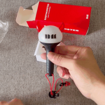 Mini Babymonster Lightstick Schlüsselanhänger – Dein leuchtender Begleiter im Alltag