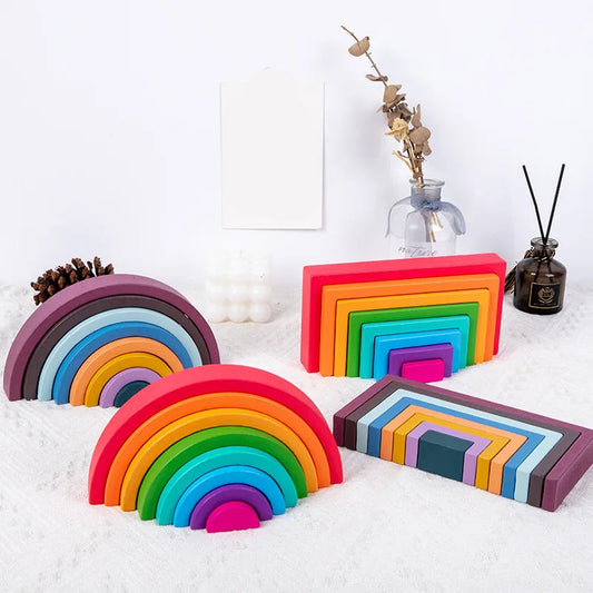 Montessori Regenbogen-Stapelspiel – Farbe, Lernen & Freude vereint