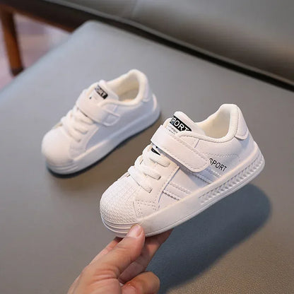 Kinder Sneakers – Atmungsaktiv, Bequem & Sicher