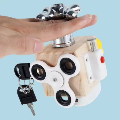 Montessori-Beschäftigungswürfel – Lernspaß aus Holz für neugierige Kinder