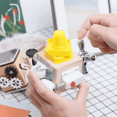 Montessori-Beschäftigungswürfel – Lernspaß aus Holz für neugierige Kinder