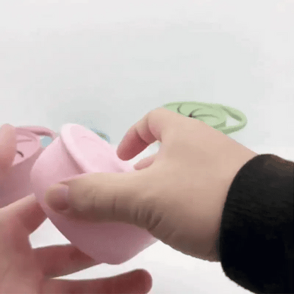 Baby Silikon Snackbecher – Auslaufsicher, sicher & tragbar für Kleinkinder
