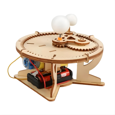 Mechanisches Sonnensystem aus Holz – Lernen durch Bewegung & Spaß