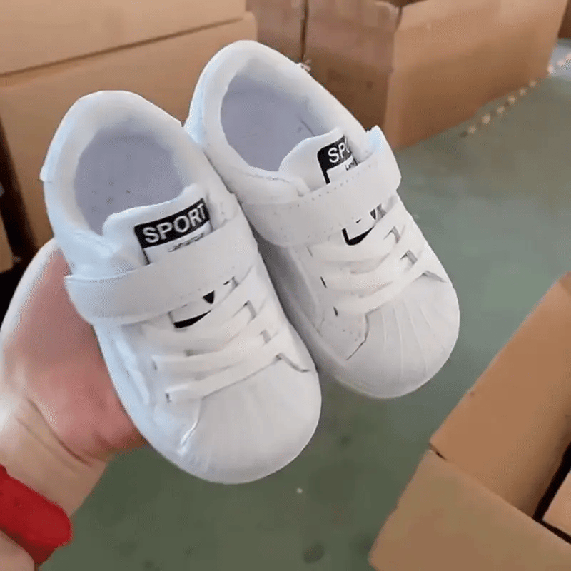 Kinder Sneakers – Atmungsaktiv, Bequem & Sicher