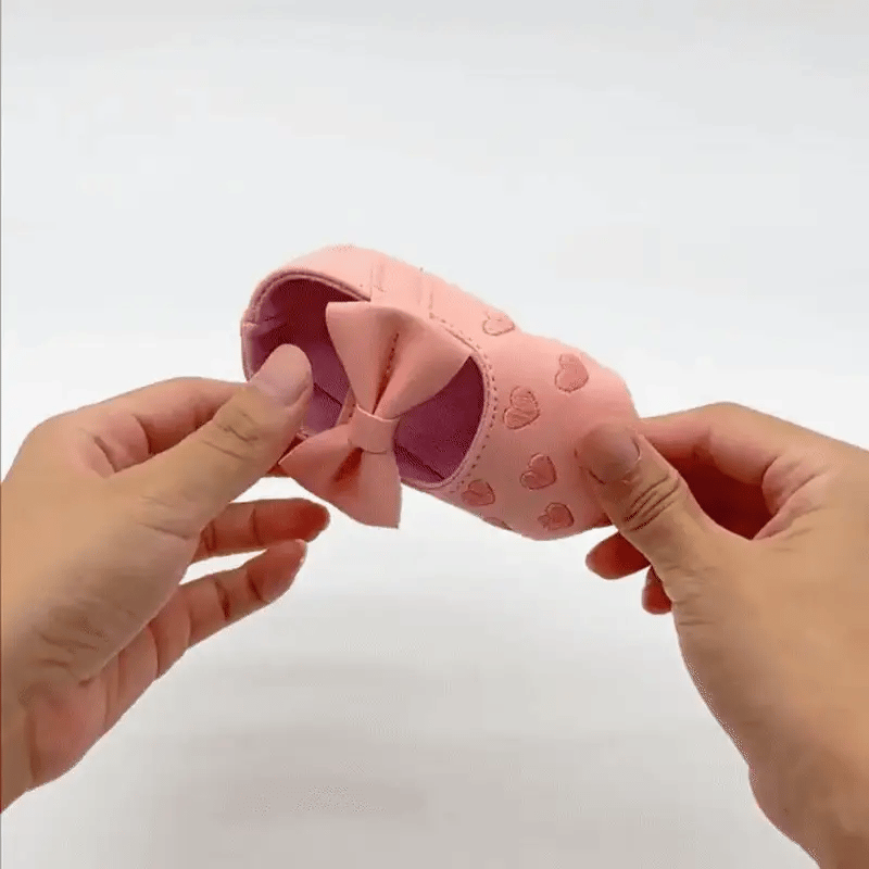 Erstlingsschuhe Mädchen – Herzchen & Schleifen Design