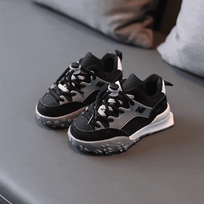 Kinder Turnschuhe– Bequem, Atmungsaktiv & Rutschfest