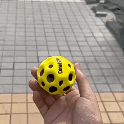 Hochelastischer Lochball – Weicherer Sprung- und Stressball für draußen