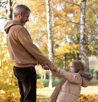 files/father-9140142_640.jpg