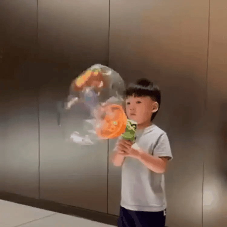 Dino Seifenblasen-Blaster für Kinder mit automatischer Blasenfunktion