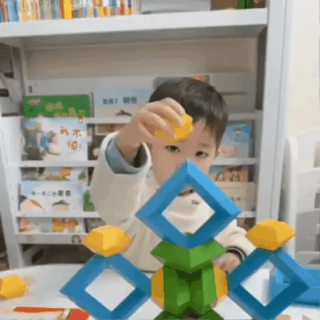Montessori Pyramiden-Stacking Satz – 30 Bausteine für Kreativität