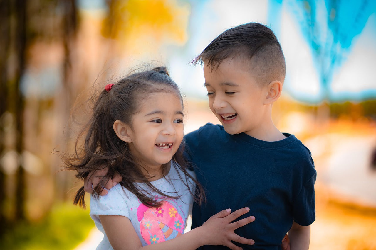 files/siblings-7110306_1280.jpg